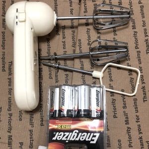 Mixers plus 4 brand new batteries energizers